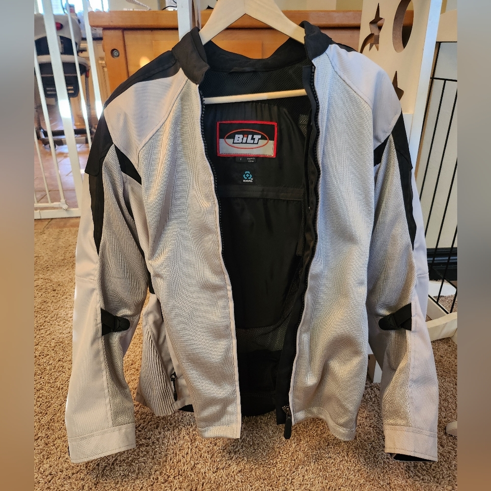 Silver BiLT bike jacket calypso2